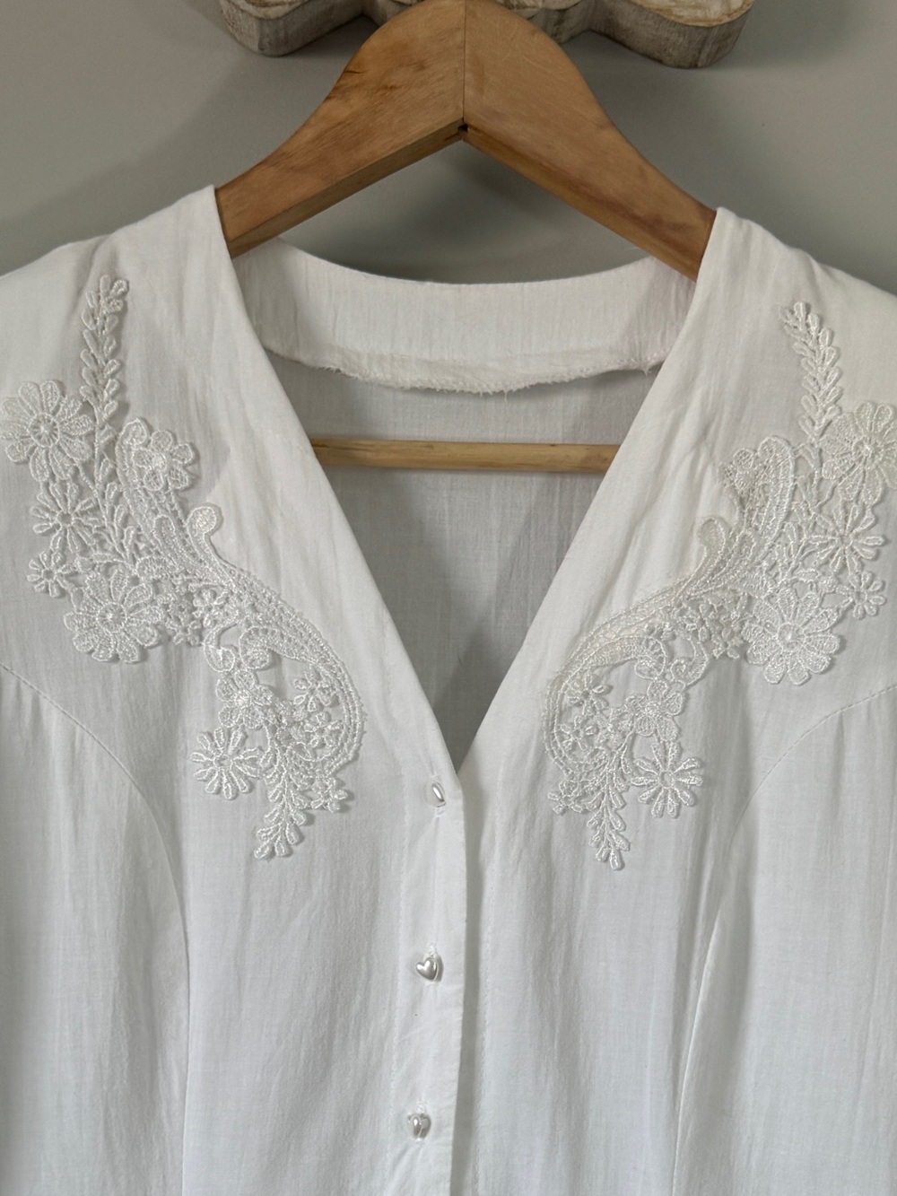 VTG 80s White Cotton lace detail heart button Dress Embroidered romantic boho 8 - Picture 8 of 11